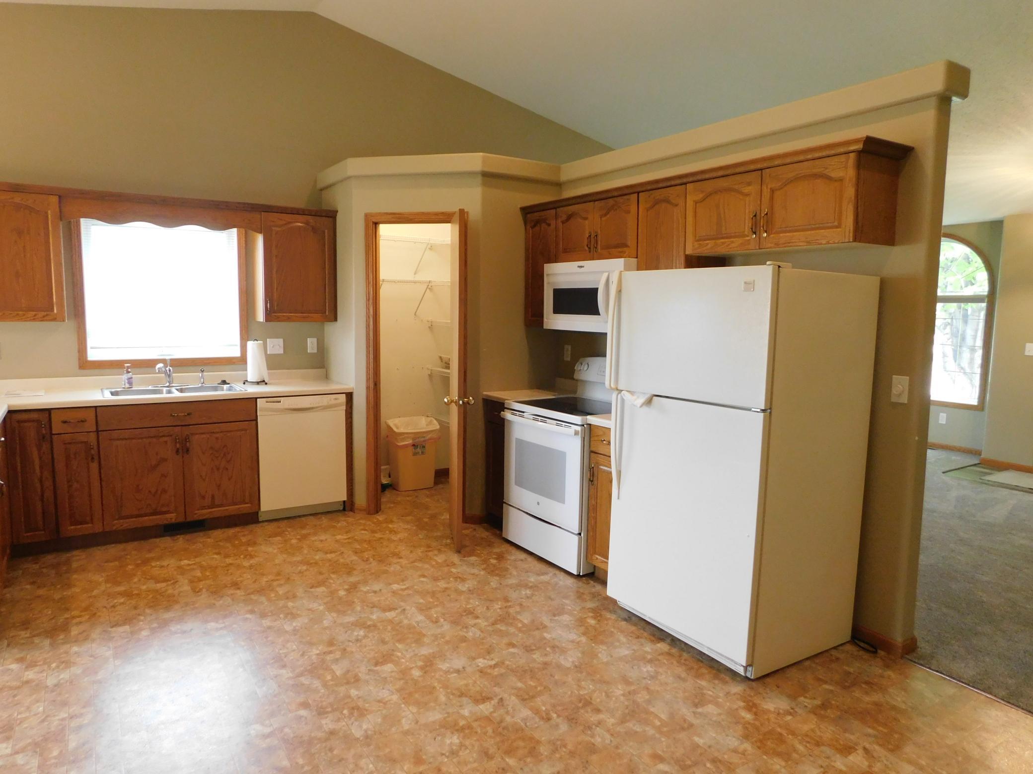 840 Lakeridge Place, West Fargo ND 58078 - Photo 13 of 37