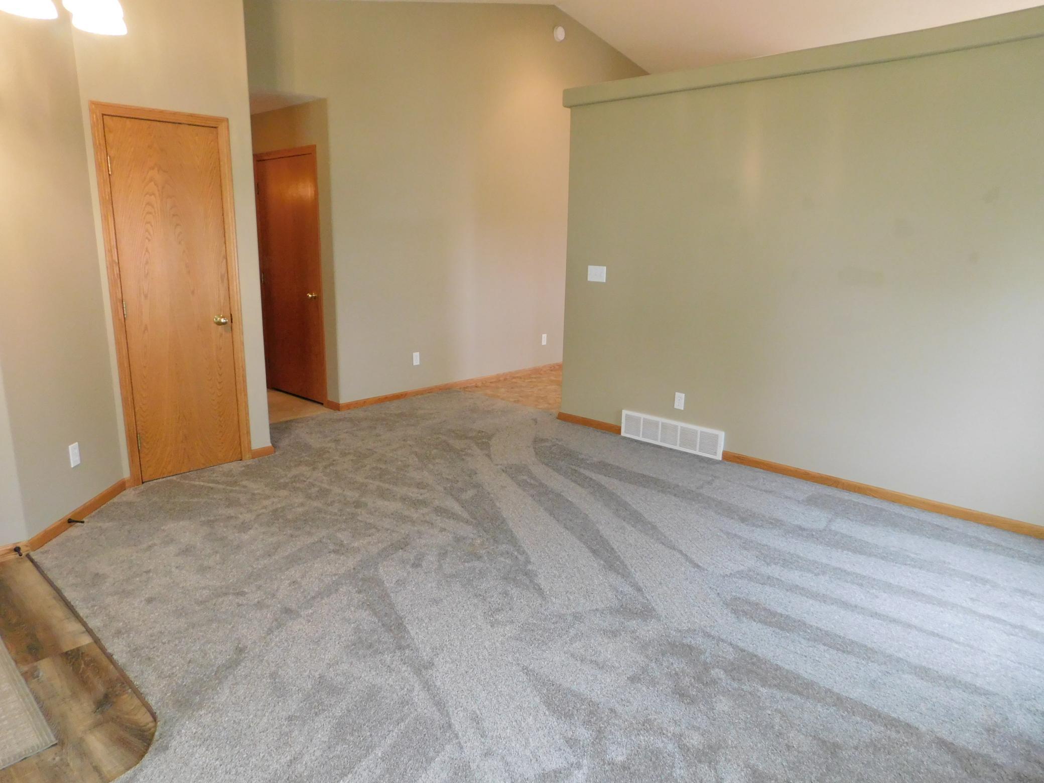 840 Lakeridge Place, West Fargo ND 58078 - Photo 9 of 37
