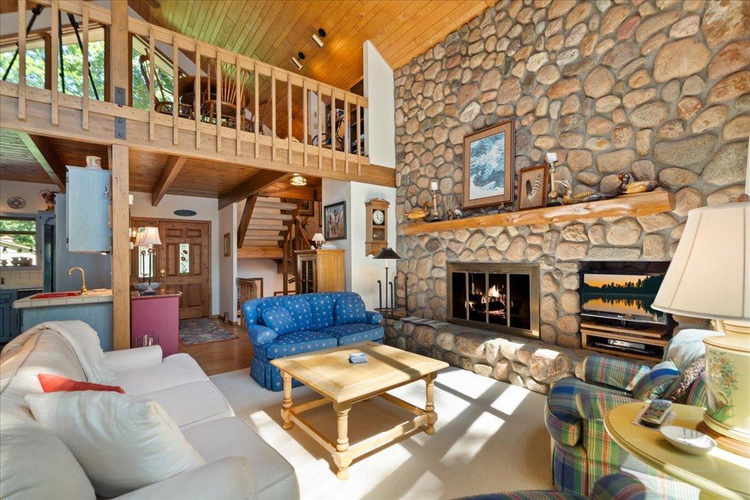 1985 single family home for sale at 8882 Interlachen Road in Lake Shore, MN — 3 bed, 3 bath (photo 12 of 66)