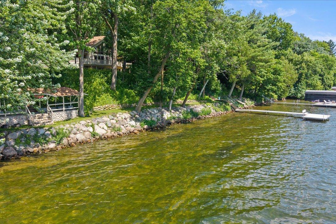 1985 single family home for sale at 8882 Interlachen Road in Lake Shore, MN — 3 bed, 3 bath (photo 3 of 66)