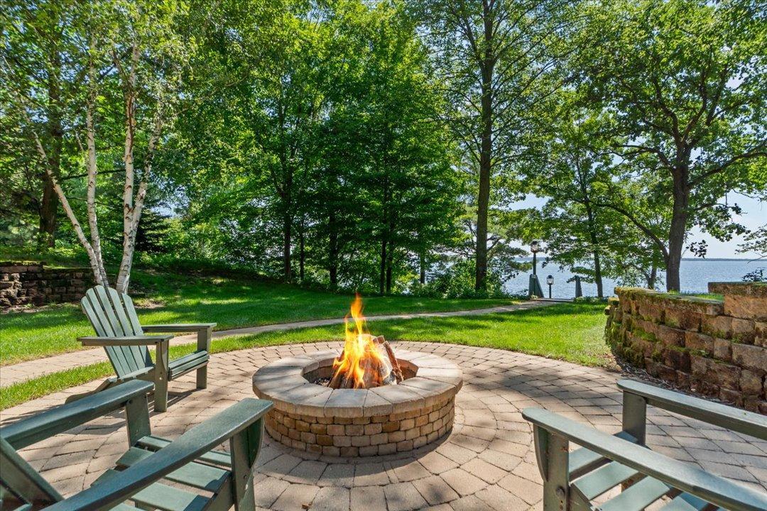 1985 single family home for sale at 8882 Interlachen Road in Lake Shore, MN — 3 bed, 3 bath (photo 5 of 66)