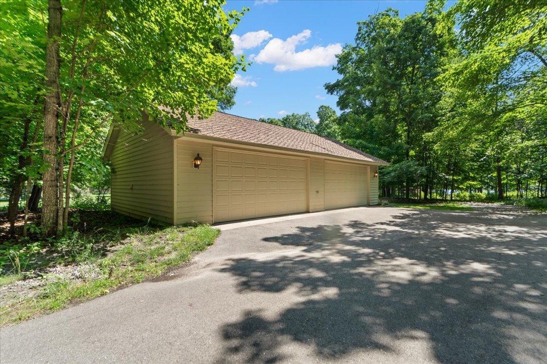 1985 single family home for sale at 8882 Interlachen Road in Lake Shore, MN — 3 bed, 3 bath (photo 48 of 66)