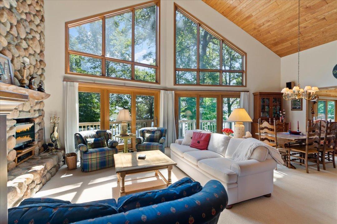 1985 single family home for sale at 8882 Interlachen Road in Lake Shore, MN — 3 bed, 3 bath (photo 9 of 66)