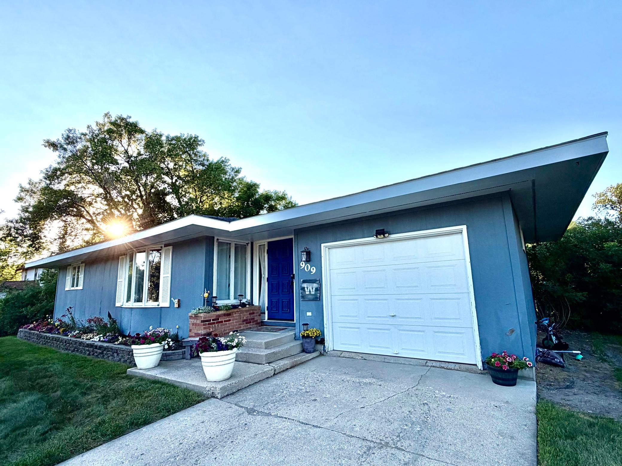 909 2nd Street NE, Roseau MN 56751 - Photo 2 of 17