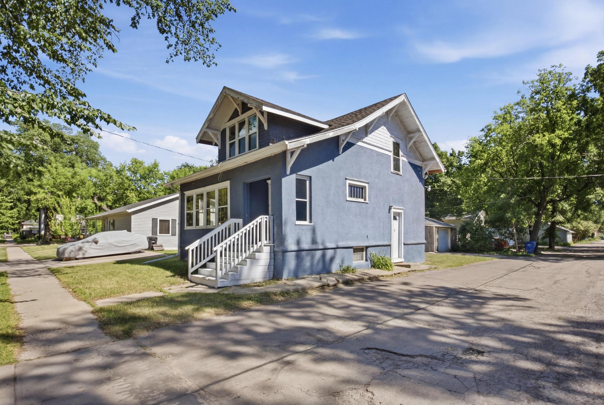 1310 11th Avenue S, Fargo ND 58103 - Photo 2 of 28