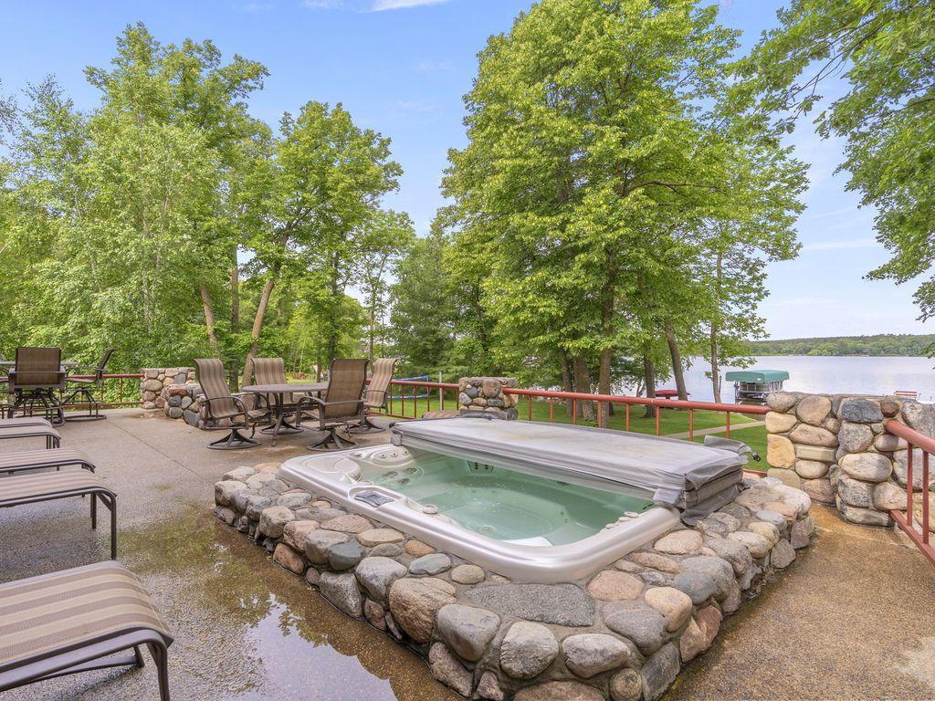 2002 single family home for sale at 17994 Dayspring Drive in Park Rapids, MN — 5 bed, 5 bath (photo 11 of 56)