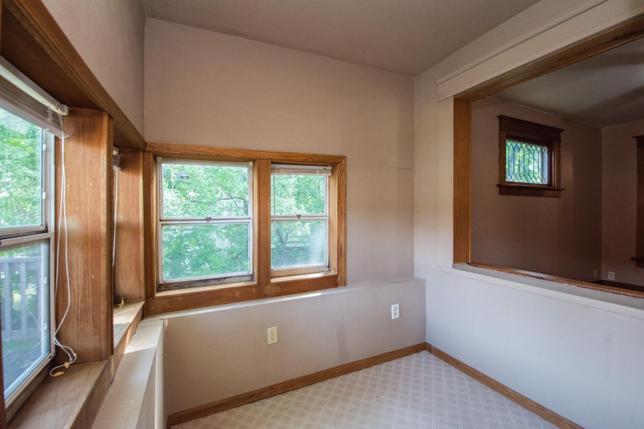 1917 single family home for sale at 1340 4th Avenue N in Fargo, ND — 2 bed, 1 bath (photo 5 of 29)