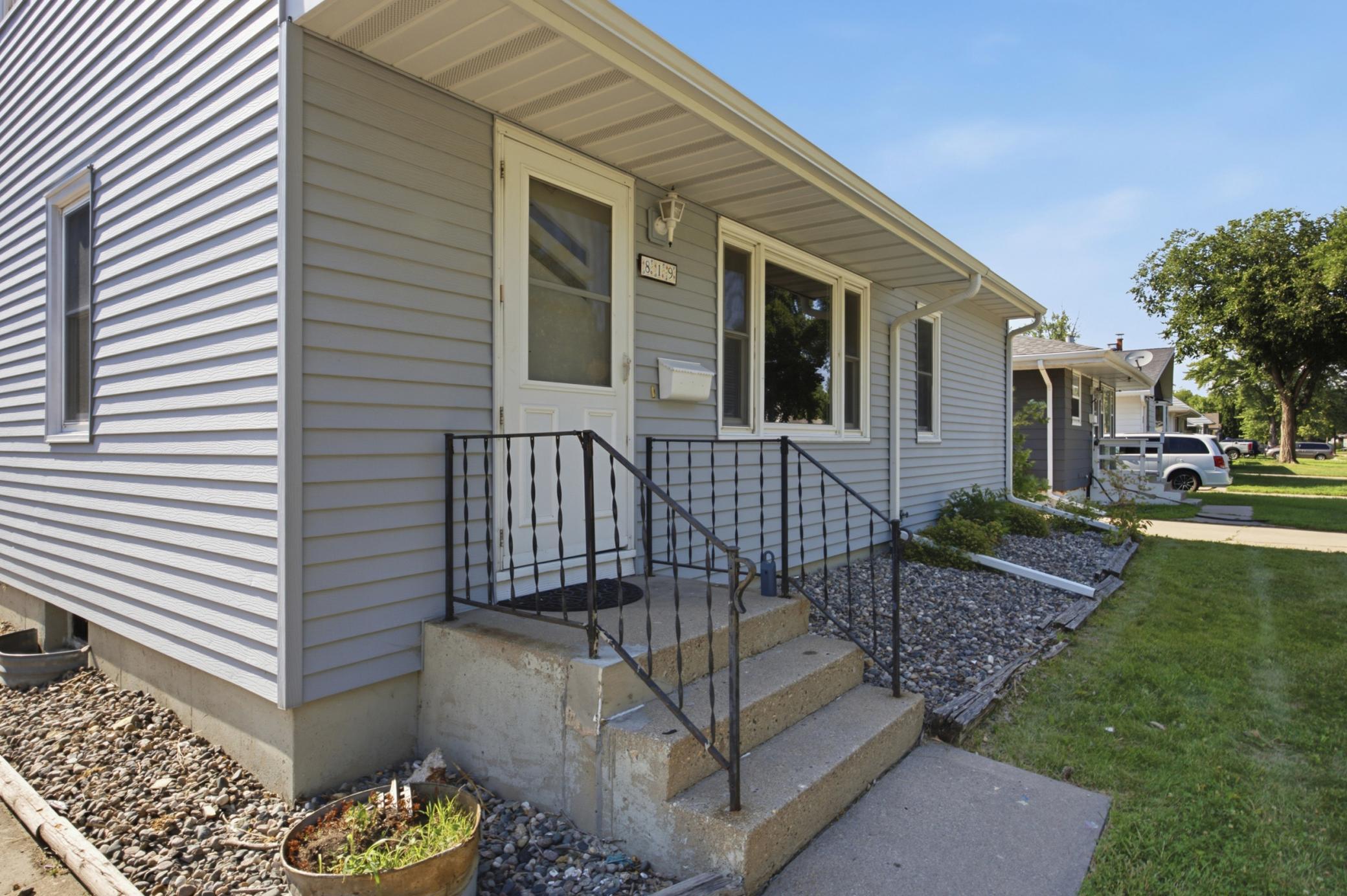 819 15th Street N, Moorhead MN 56560 - Photo 4 of 33