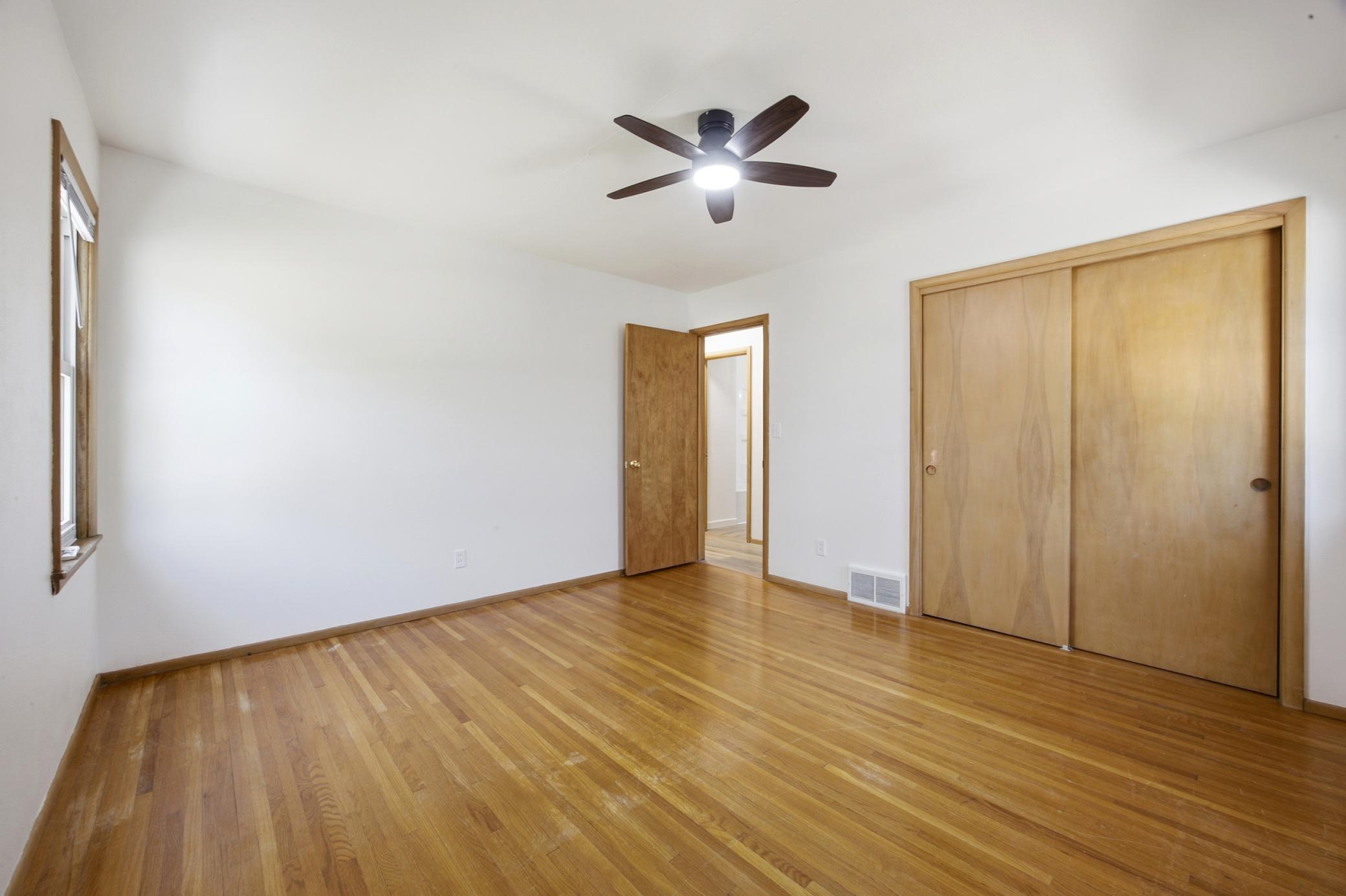 1957 single family home for sale at 819 15th Street N in Moorhead, MN — 4 bed, 3 bath (photo 16 of 33)