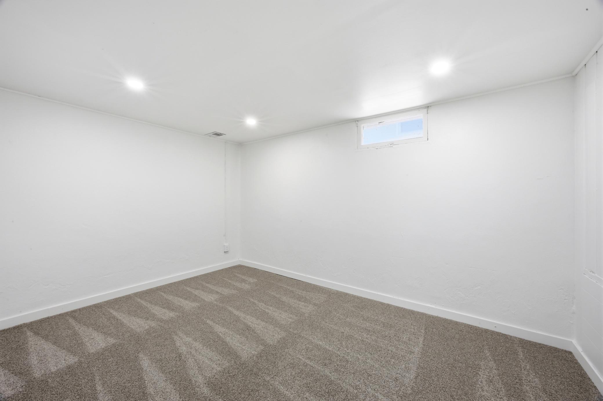 1957 single family home for sale at 819 15th Street N in Moorhead, MN — 4 bed, 3 bath (photo 27 of 33)