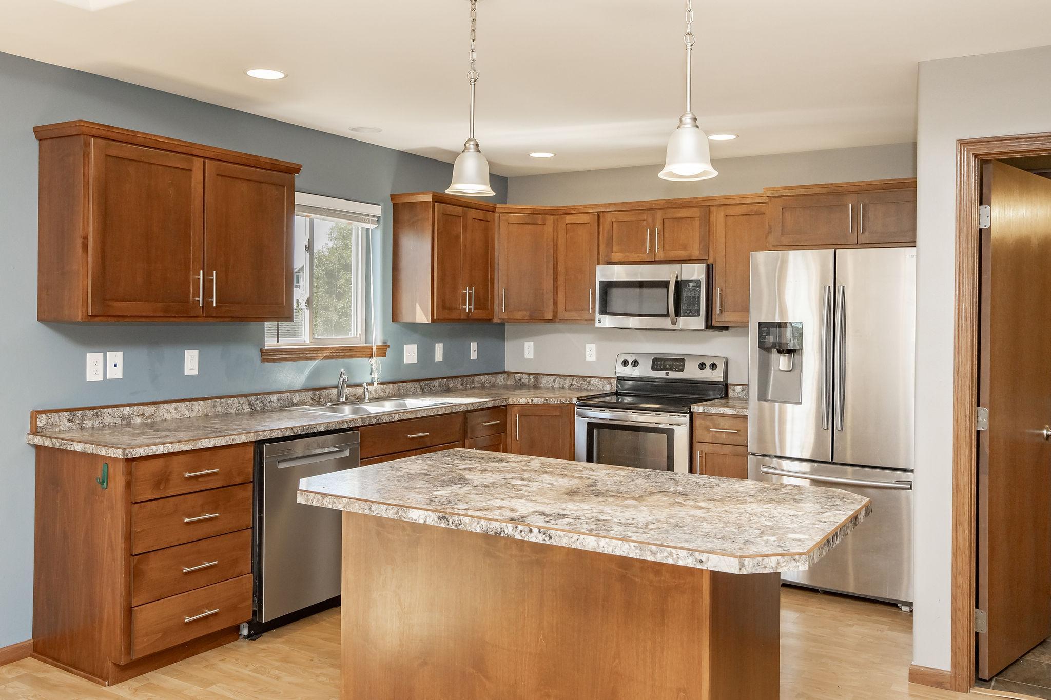 2012 single family home for sale at 4017 9th Street S in Moorhead, MN — 3 bed, 2 bath (photo 13 of 53)