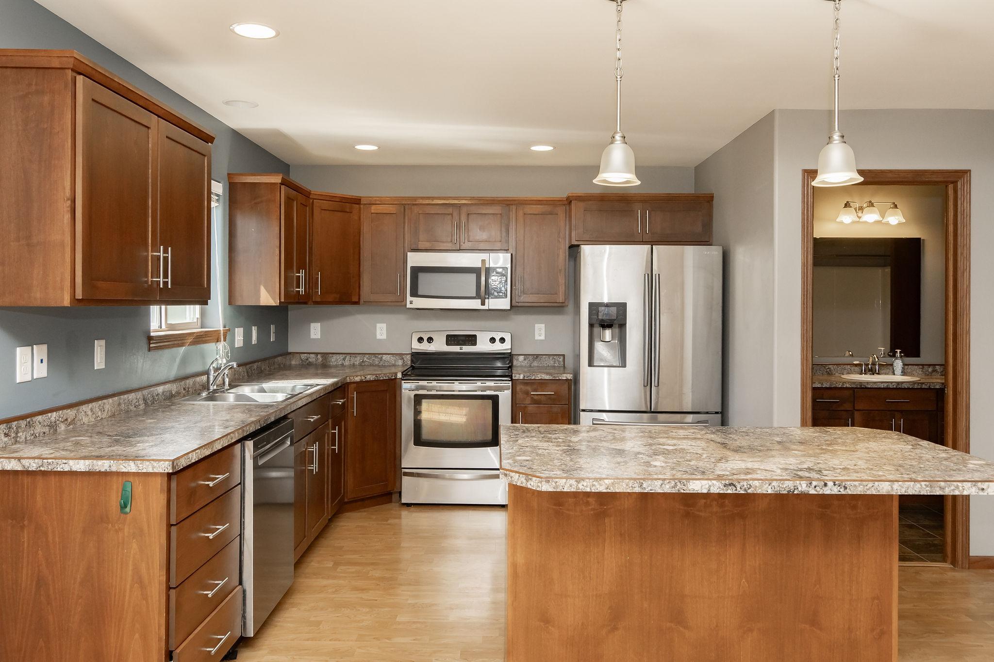2012 single family home for sale at 4017 9th Street S in Moorhead, MN — 3 bed, 2 bath (photo 14 of 53)
