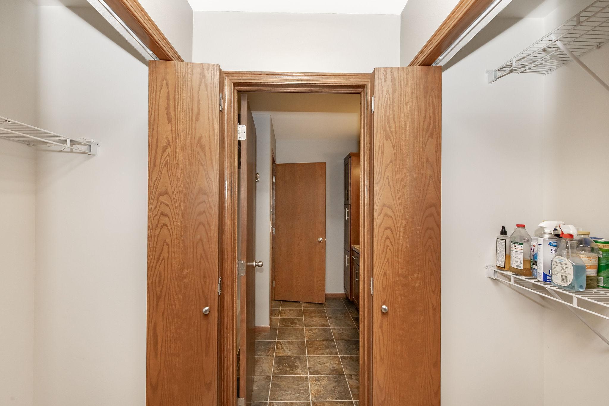 2012 single family home for sale at 4017 9th Street S in Moorhead, MN — 3 bed, 2 bath (photo 24 of 53)