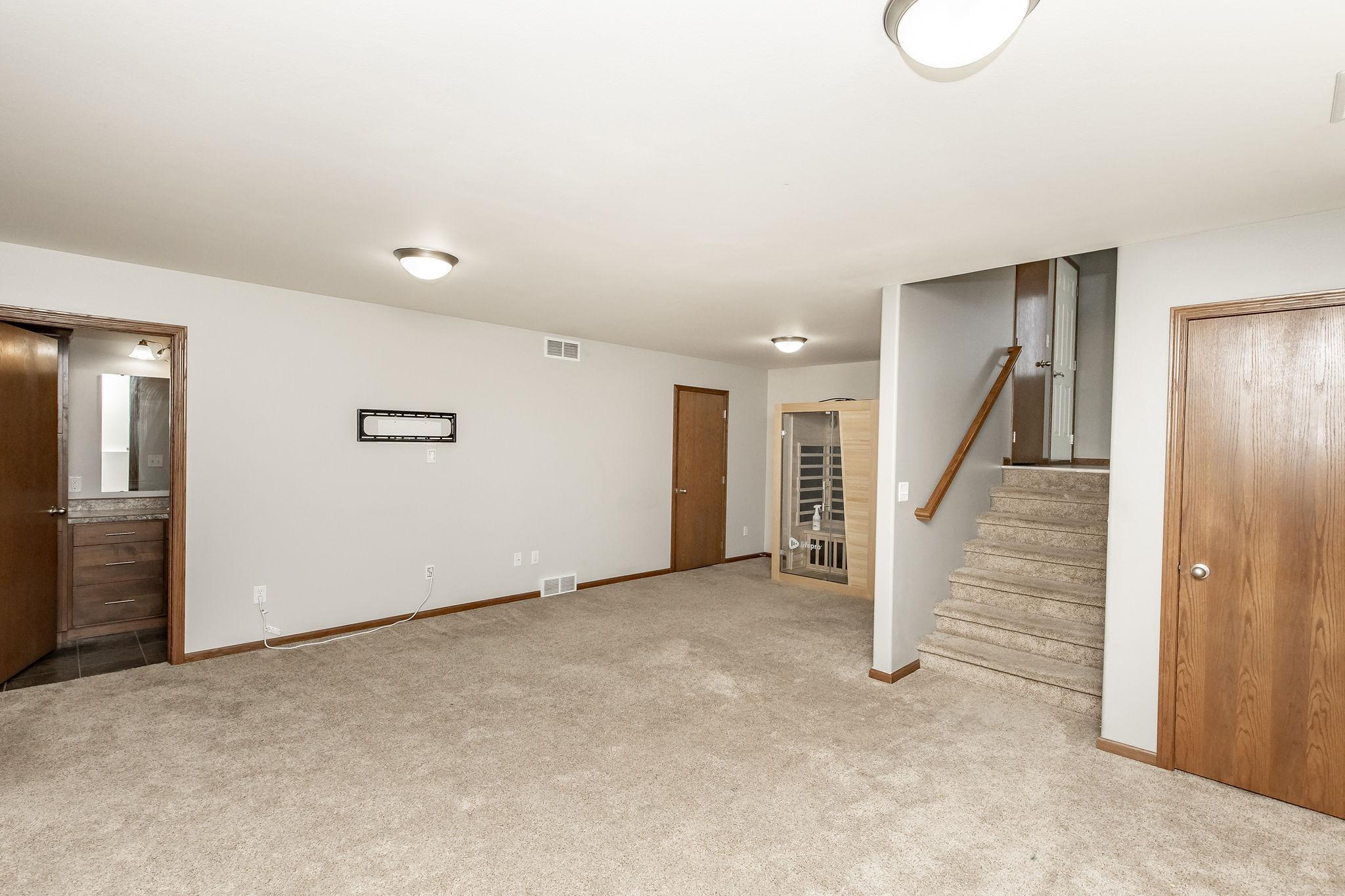 2012 single family home for sale at 4017 9th Street S in Moorhead, MN — 3 bed, 2 bath (photo 30 of 53)