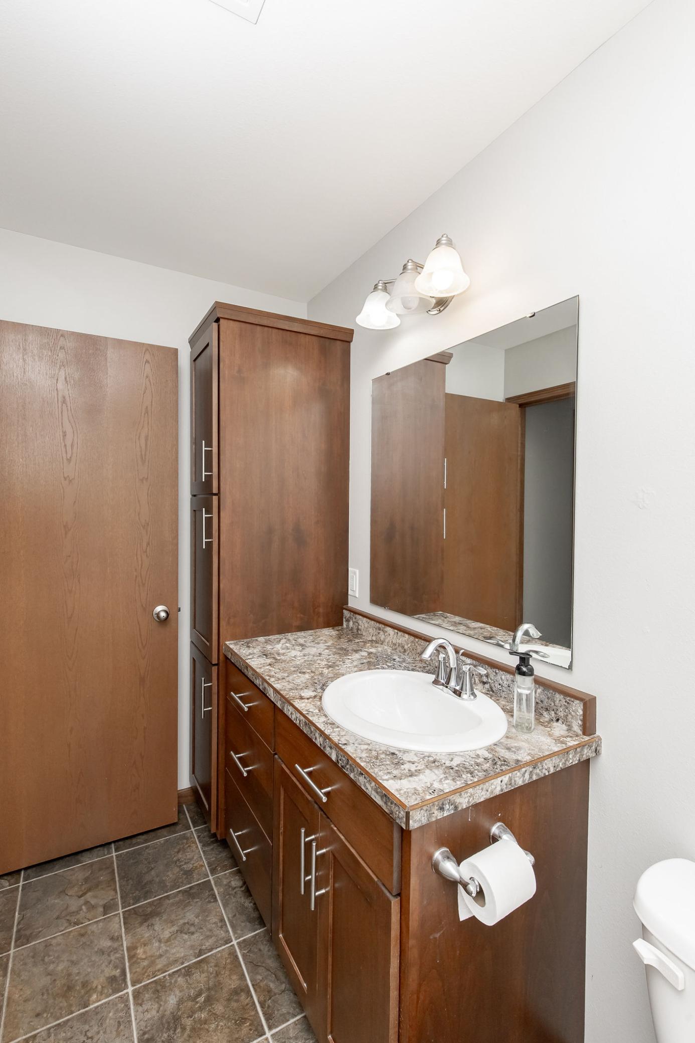 2012 single family home for sale at 4017 9th Street S in Moorhead, MN — 3 bed, 2 bath (photo 40 of 53)
