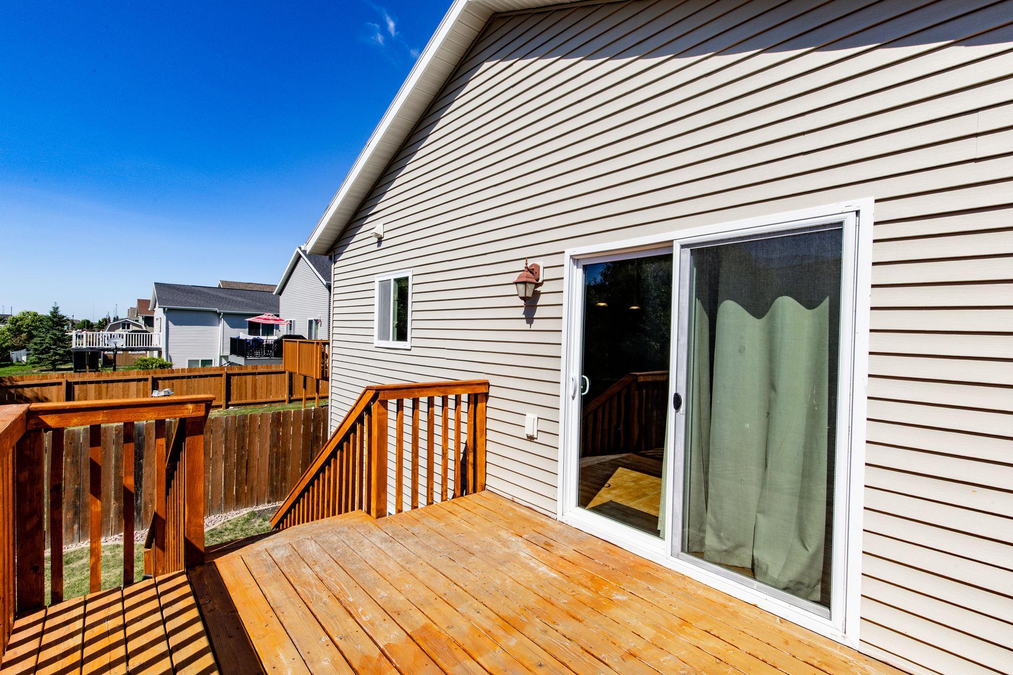 2012 single family home for sale at 4017 9th Street S in Moorhead, MN — 3 bed, 2 bath (photo 46 of 53)