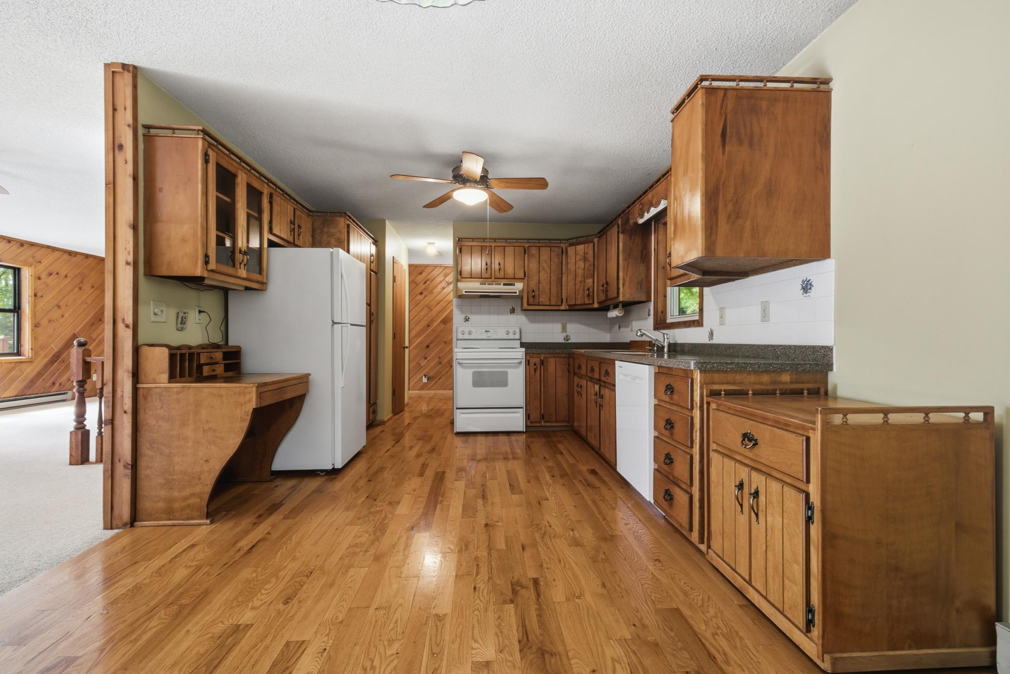 1986 single family home for sale at 15992 Nels Johnson Road in Brainerd, MN — 3 bed, 3 bath (photo 14 of 70)