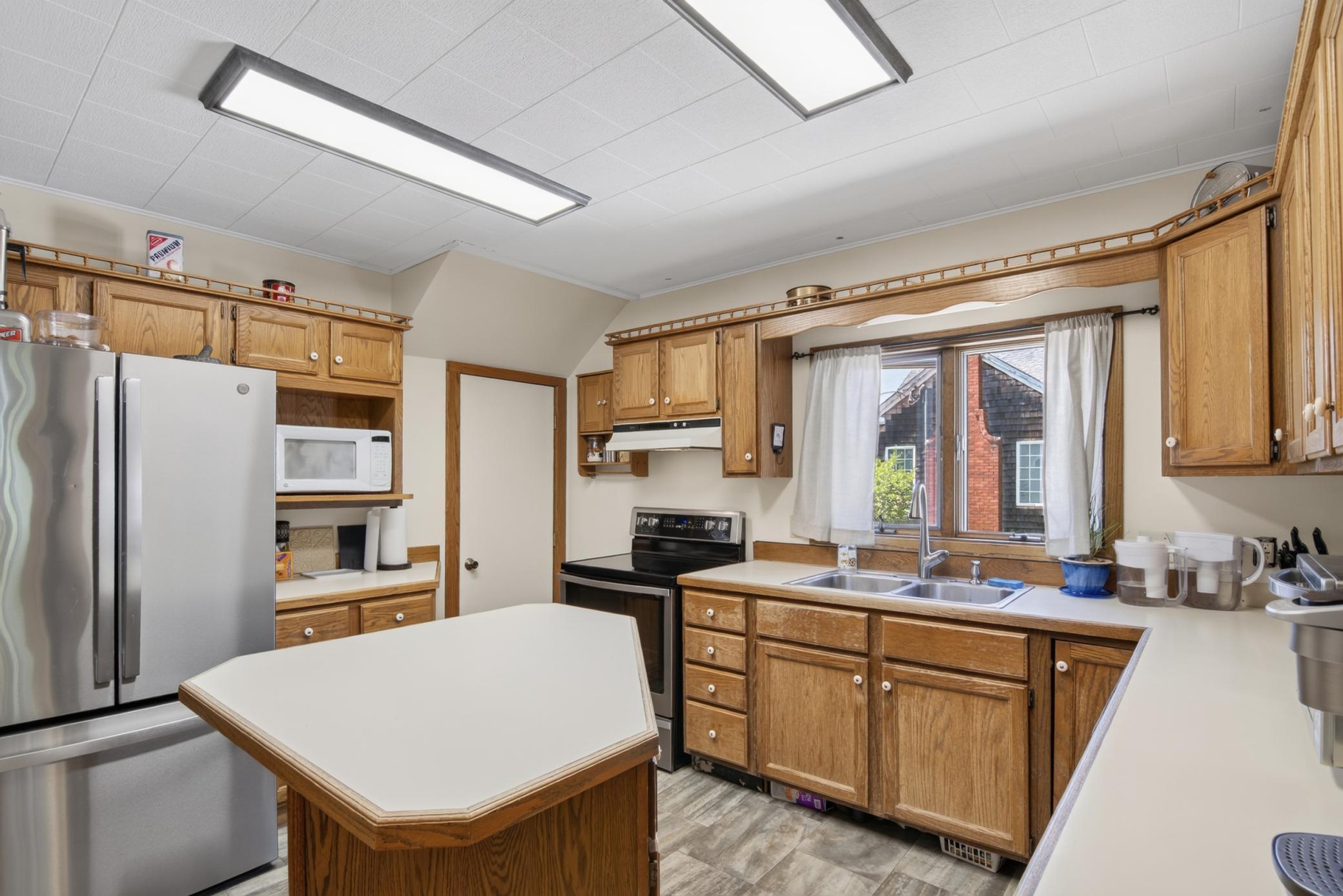 232 7th Street NW, Valley City ND 58072 - Photo 9 of 35