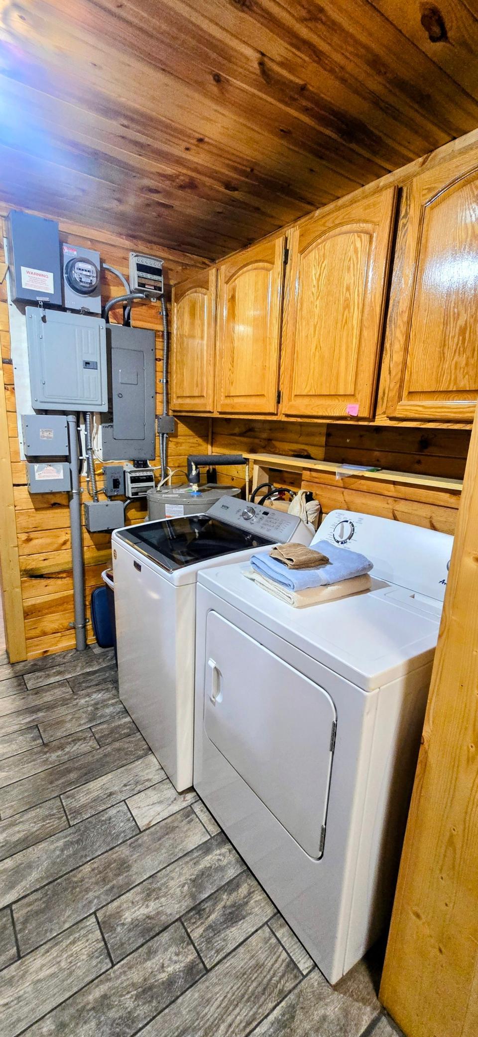 2003 single family home for sale at 17251 East Pine Drive NW in Angle Inlet, MN — 3 bed, 2 bath (photo 18 of 29)