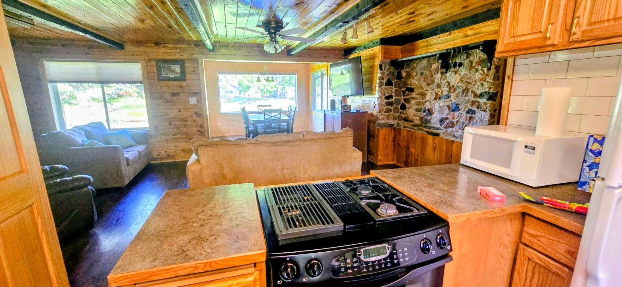2003 single family home for sale at 17251 East Pine Drive NW in Angle Inlet, MN — 3 bed, 2 bath (photo 7 of 29)