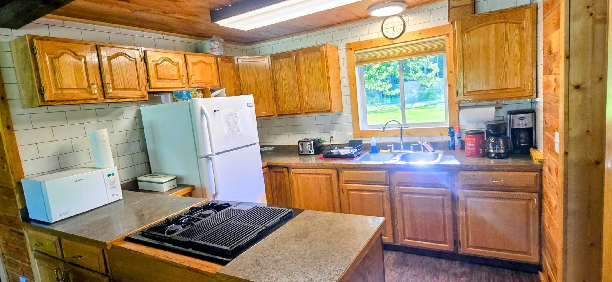 2003 single family home for sale at 17251 East Pine Drive NW in Angle Inlet, MN — 3 bed, 2 bath (photo 8 of 29)