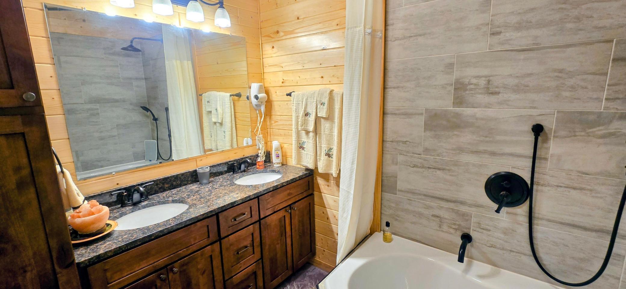 2019 single family home for sale at 17668 Birch Drive NW in Angle Inlet, MN — 2 bed, 3 bath (photo 11 of 18)