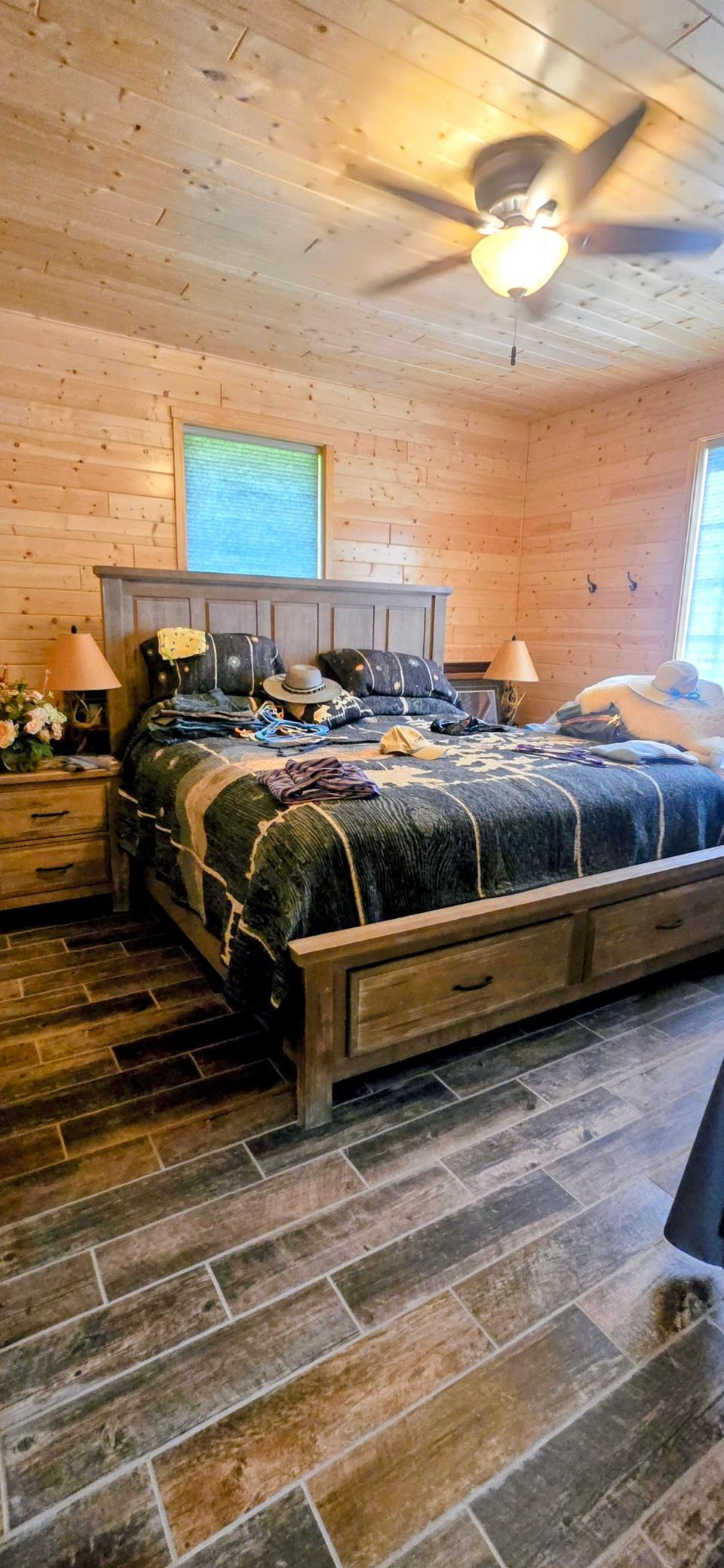 2019 single family home for sale at 17668 Birch Drive NW in Angle Inlet, MN — 2 bed, 3 bath (photo 10 of 18)