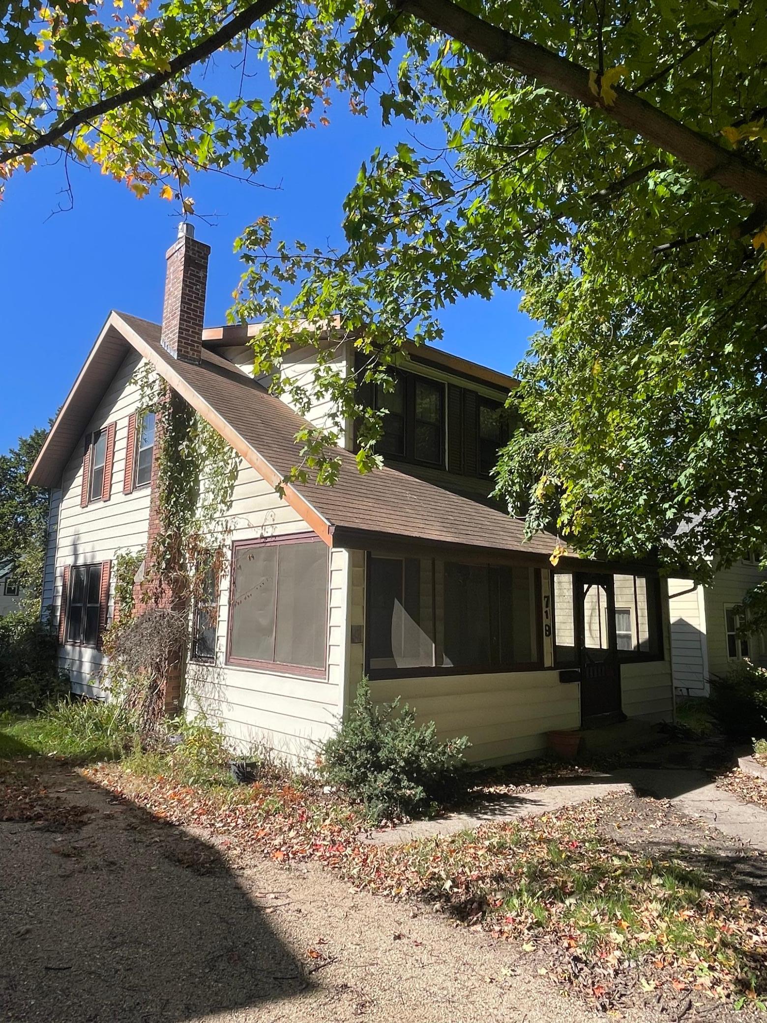 1921 single family home for sale at 719 N Union Avenue in Fergus Falls, MN — 5 bed, 2 bath