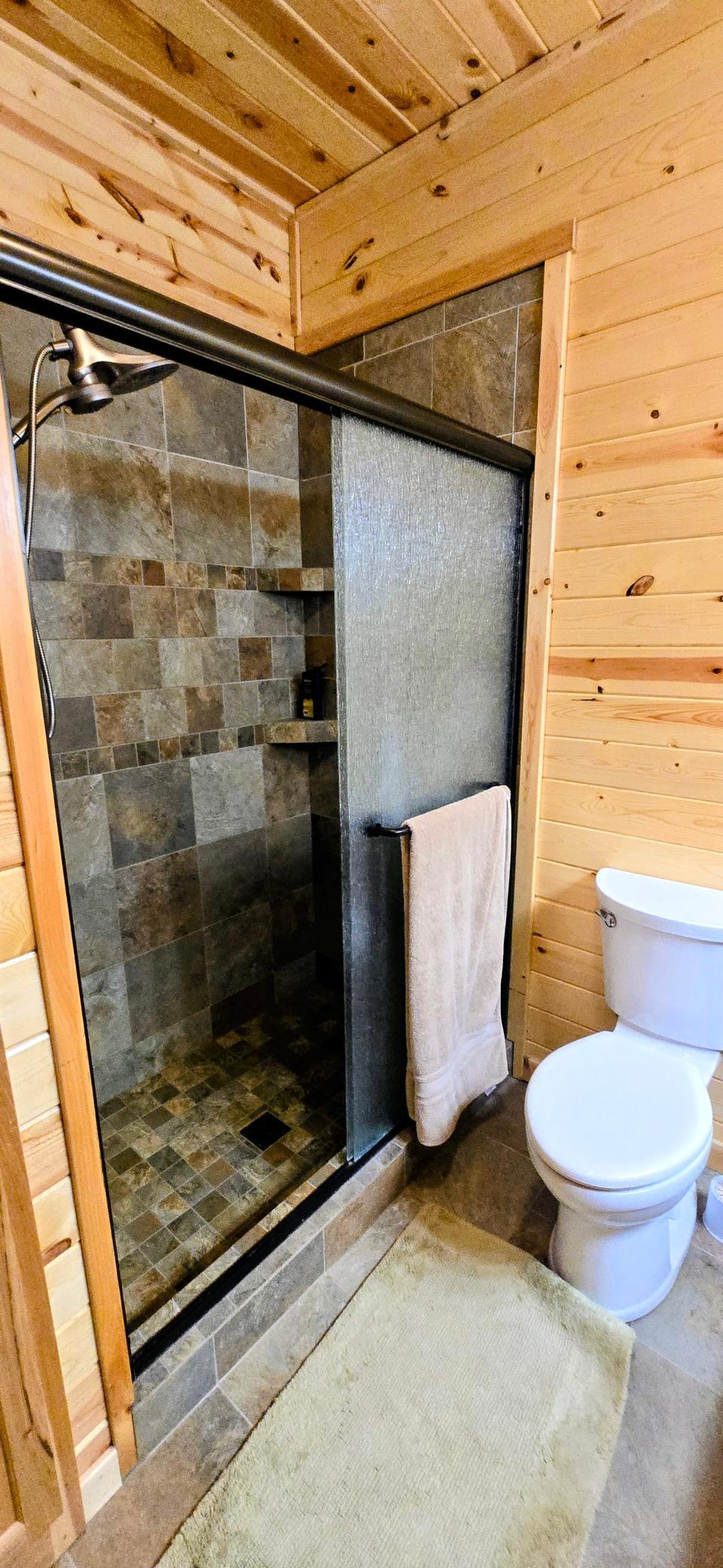 2014 single family home for sale at 17670 Birch Drive NW in Angle Inlet, MN — 3 bed, 3 bath (photo 12 of 15)