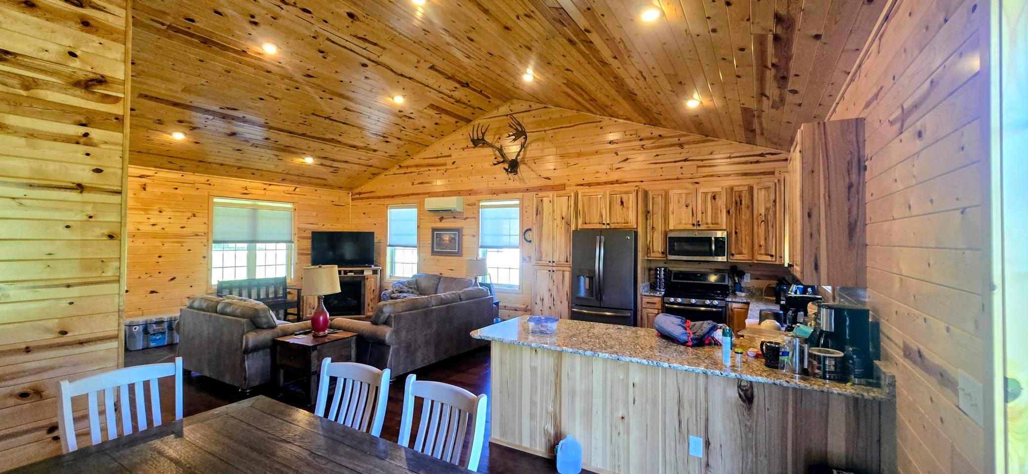2014 single family home for sale at 17670 Birch Drive NW in Angle Inlet, MN — 3 bed, 3 bath (photo 5 of 15)