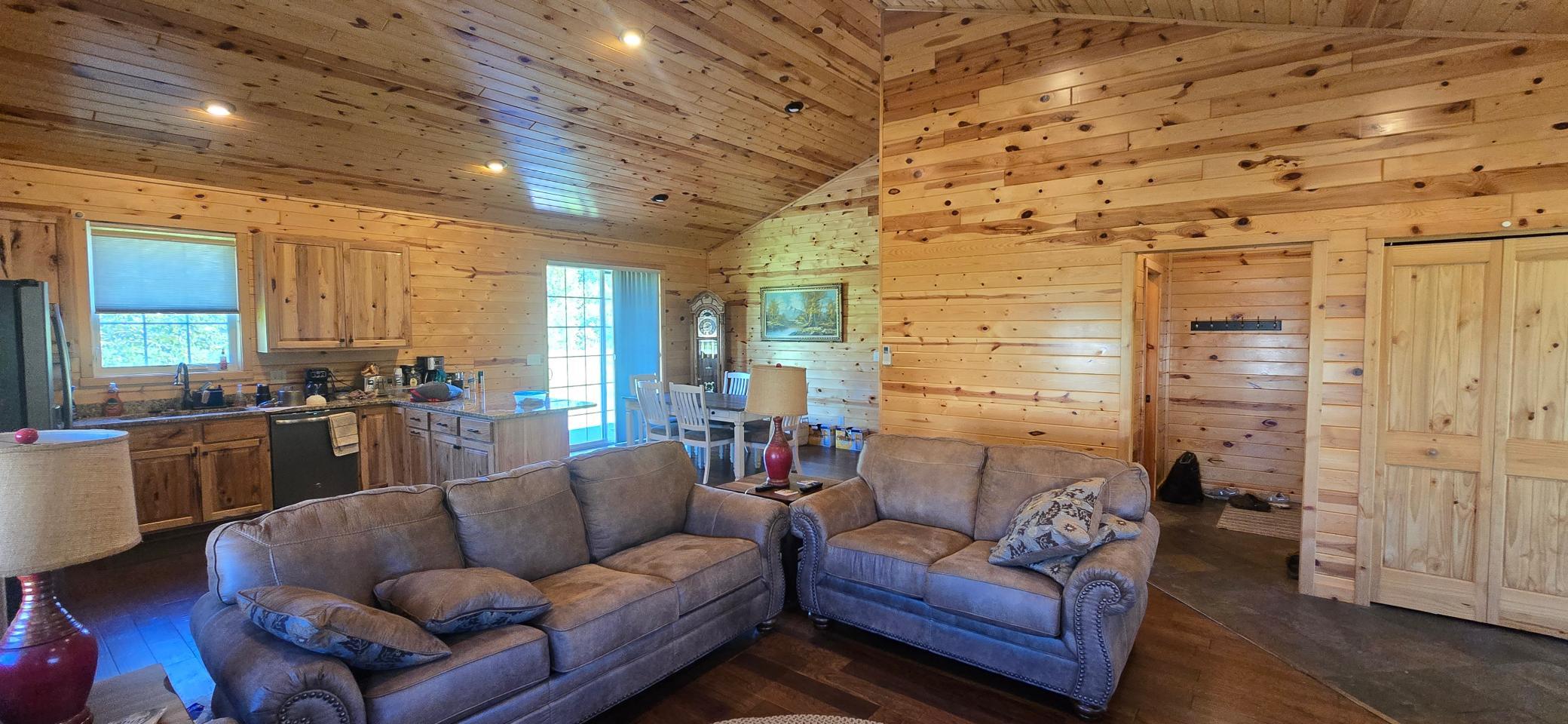 2014 single family home for sale at 17670 Birch Drive NW in Angle Inlet, MN — 3 bed, 3 bath (photo 6 of 15)