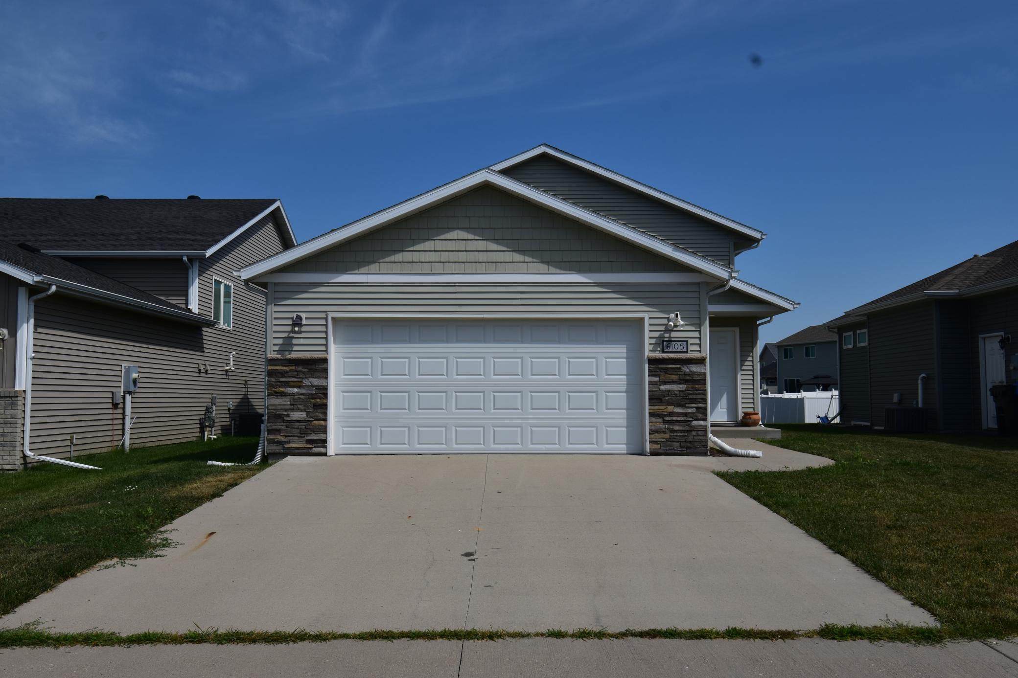 6105 61 Avenue S, Fargo ND 58104 - Photo 2 of 31