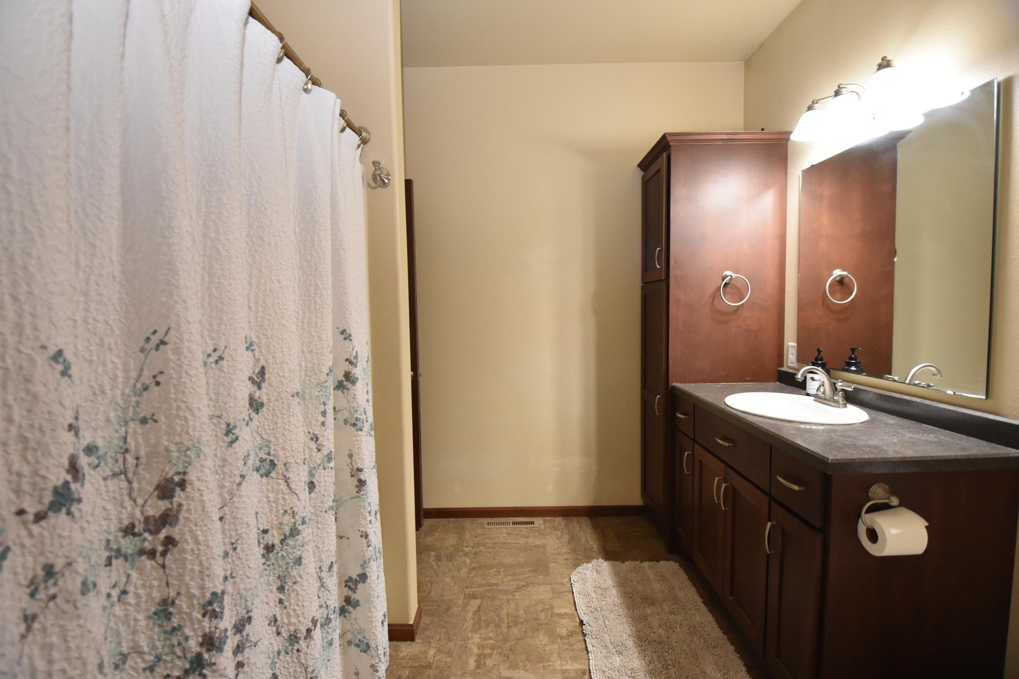 6105 61 Avenue S, Fargo ND 58104 - Photo 12 of 31