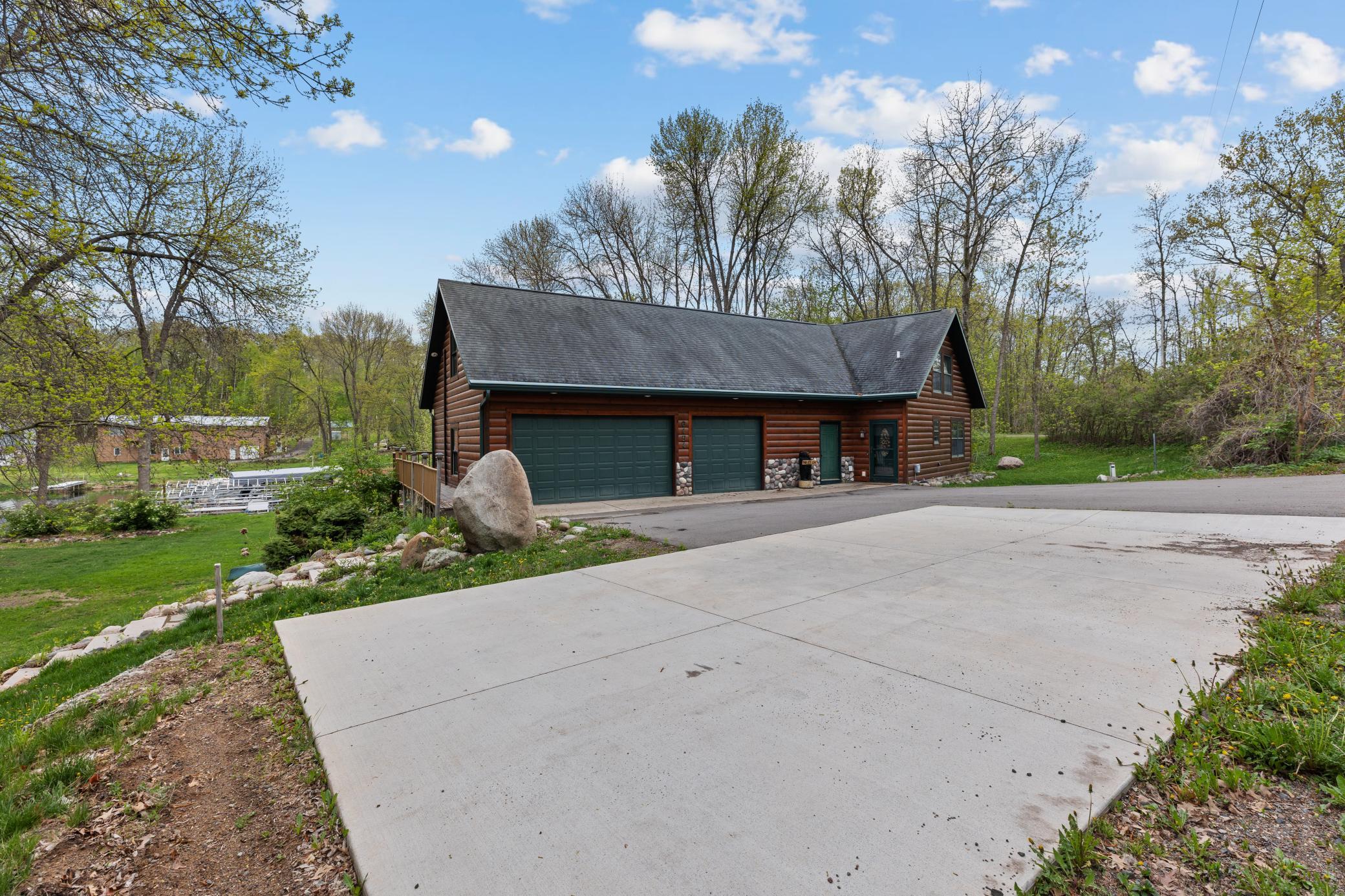 2005 single family home for sale at 6454 Flying Jib in Garrison, MN — 5 bed, 3 bath (photo 14 of 47)