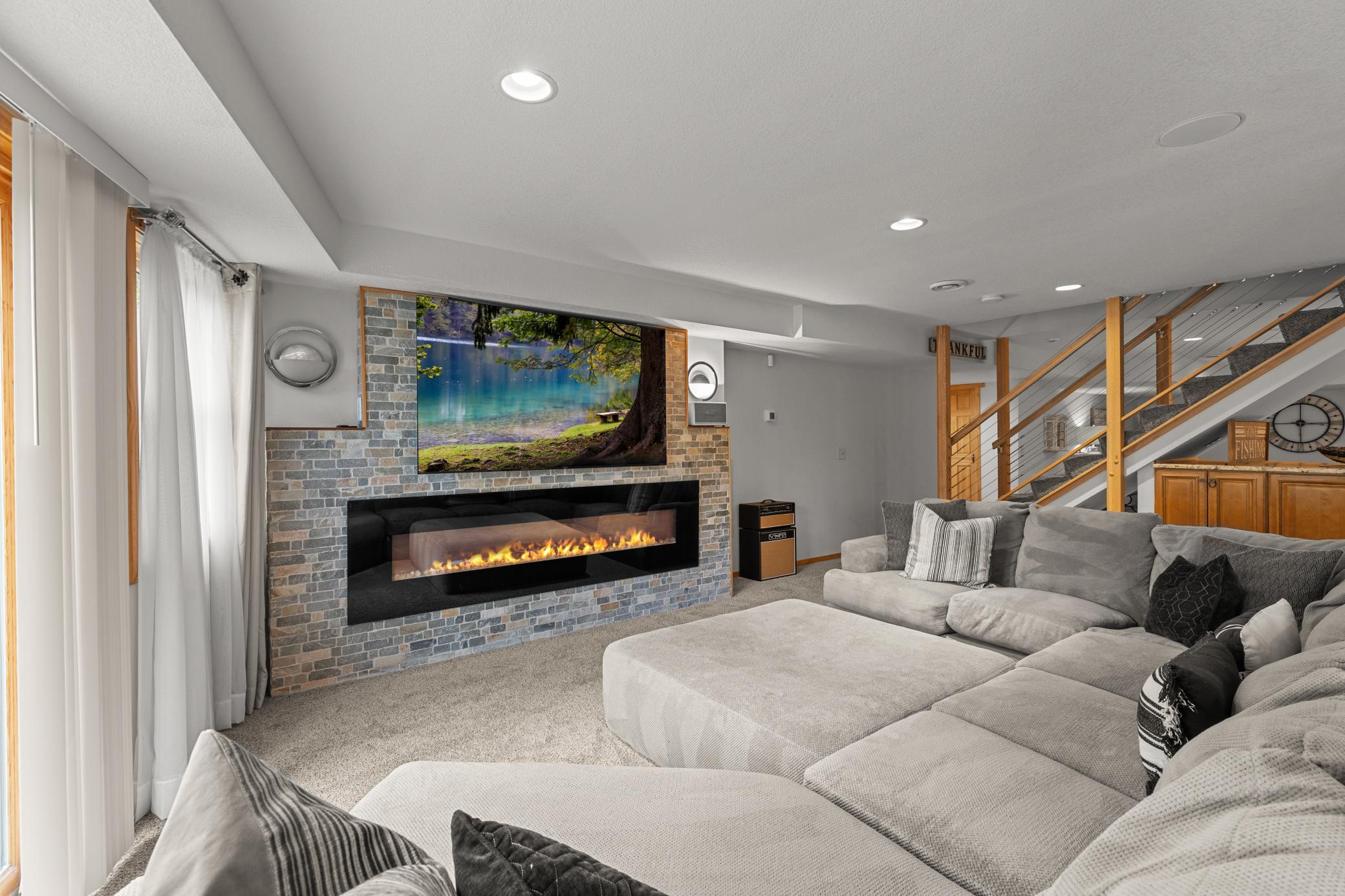 2005 single family home for sale at 6454 Flying Jib in Garrison, MN — 5 bed, 3 bath (photo 8 of 47)