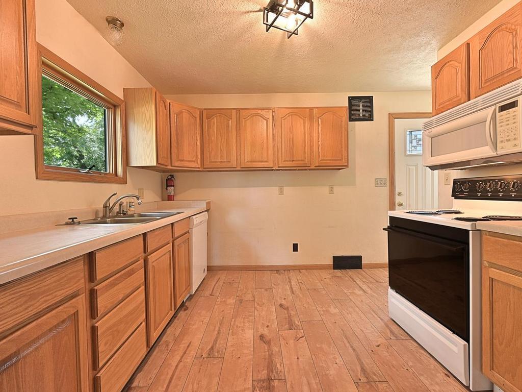 309 S Pokegama Avenue, Grand Rapids MN 55744 - Photo 8 of 35