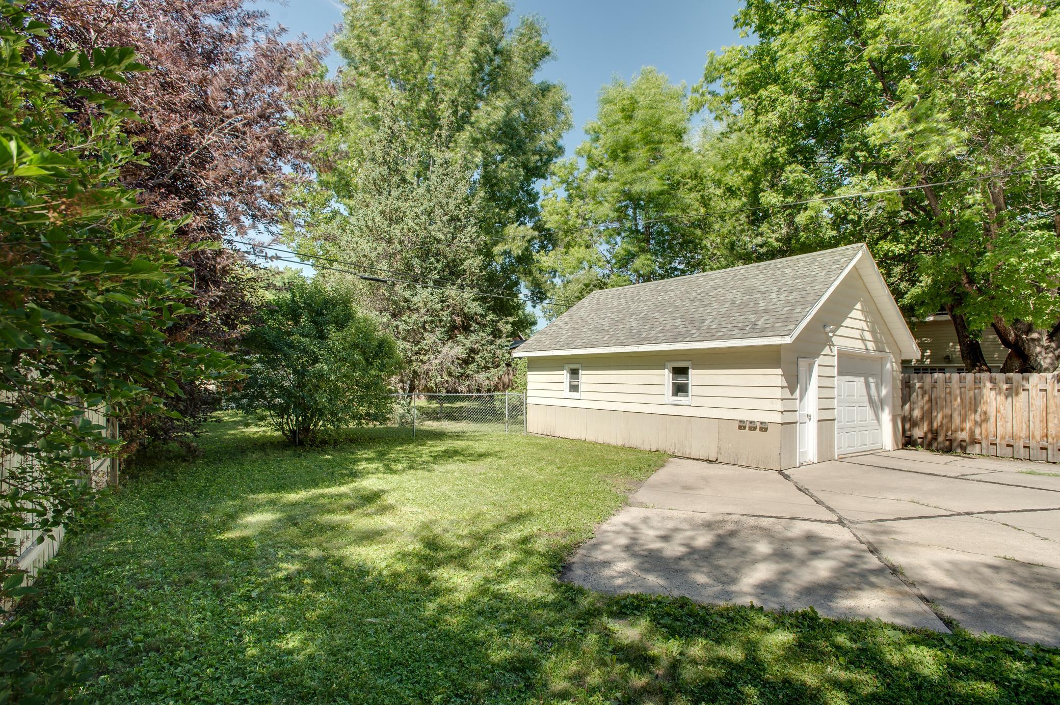1637 8th Avenue S, Fargo ND 58103 - Photo 42 of 48