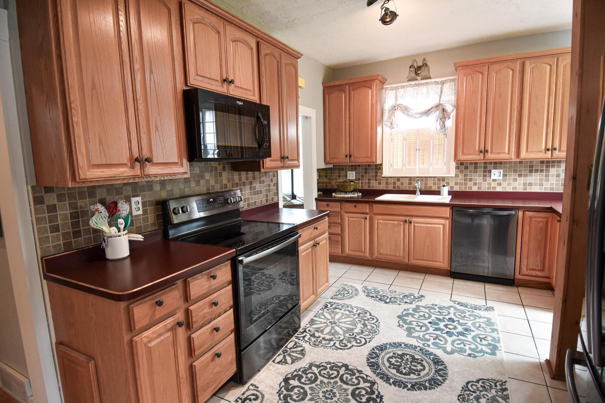 237 Markley Avenue N, Thief River Falls MN 56701 - Photo 17 of 55