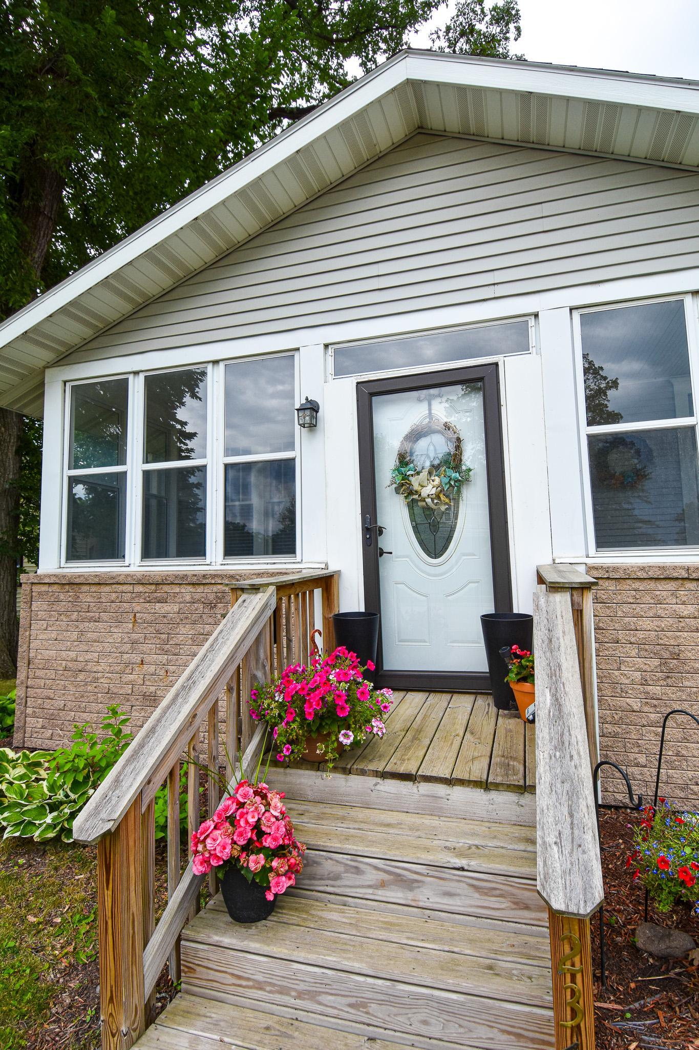 237 Markley Avenue N, Thief River Falls MN 56701 - Photo 3 of 55