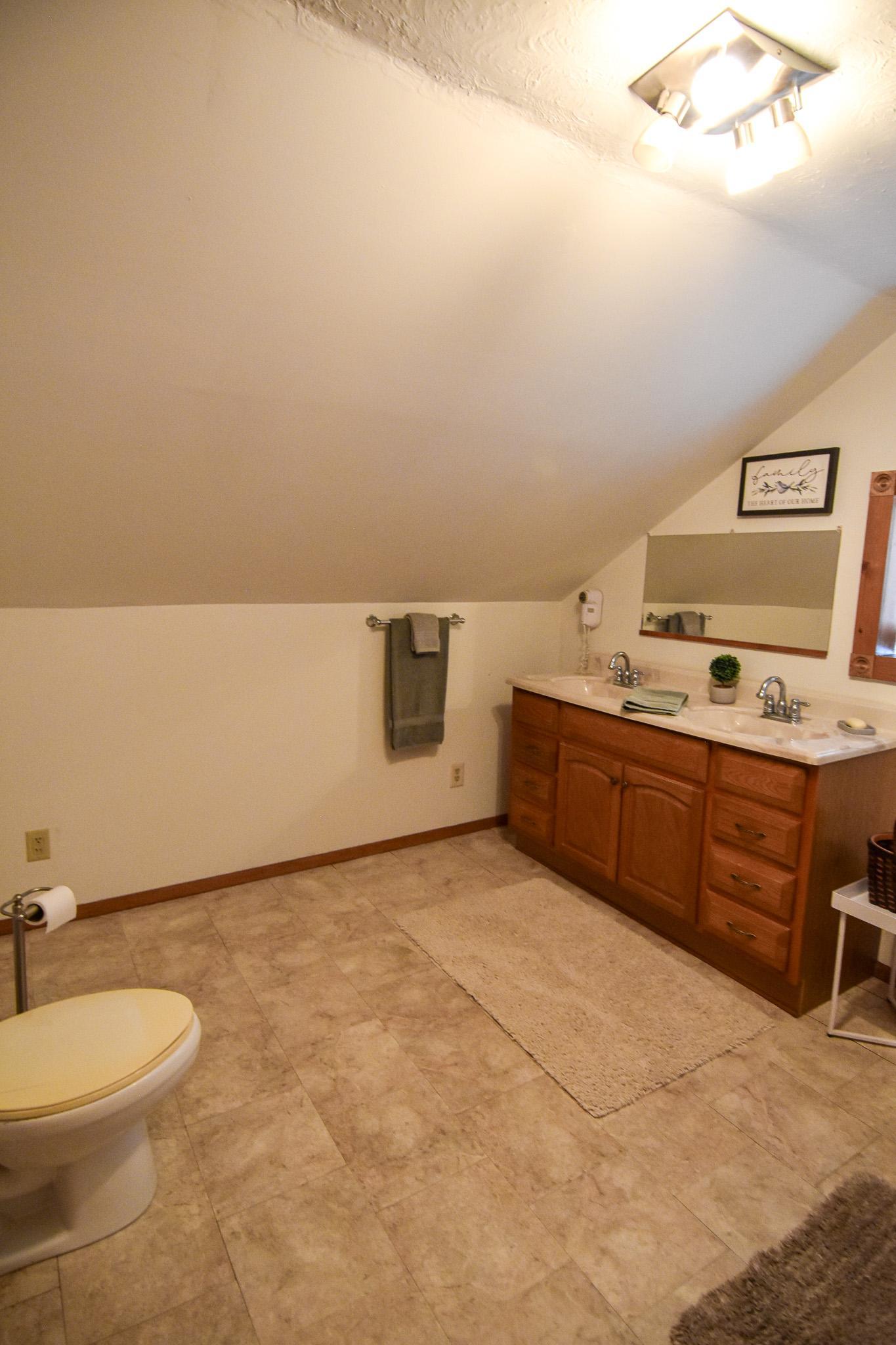 237 Markley Avenue N, Thief River Falls MN 56701 - Photo 39 of 55