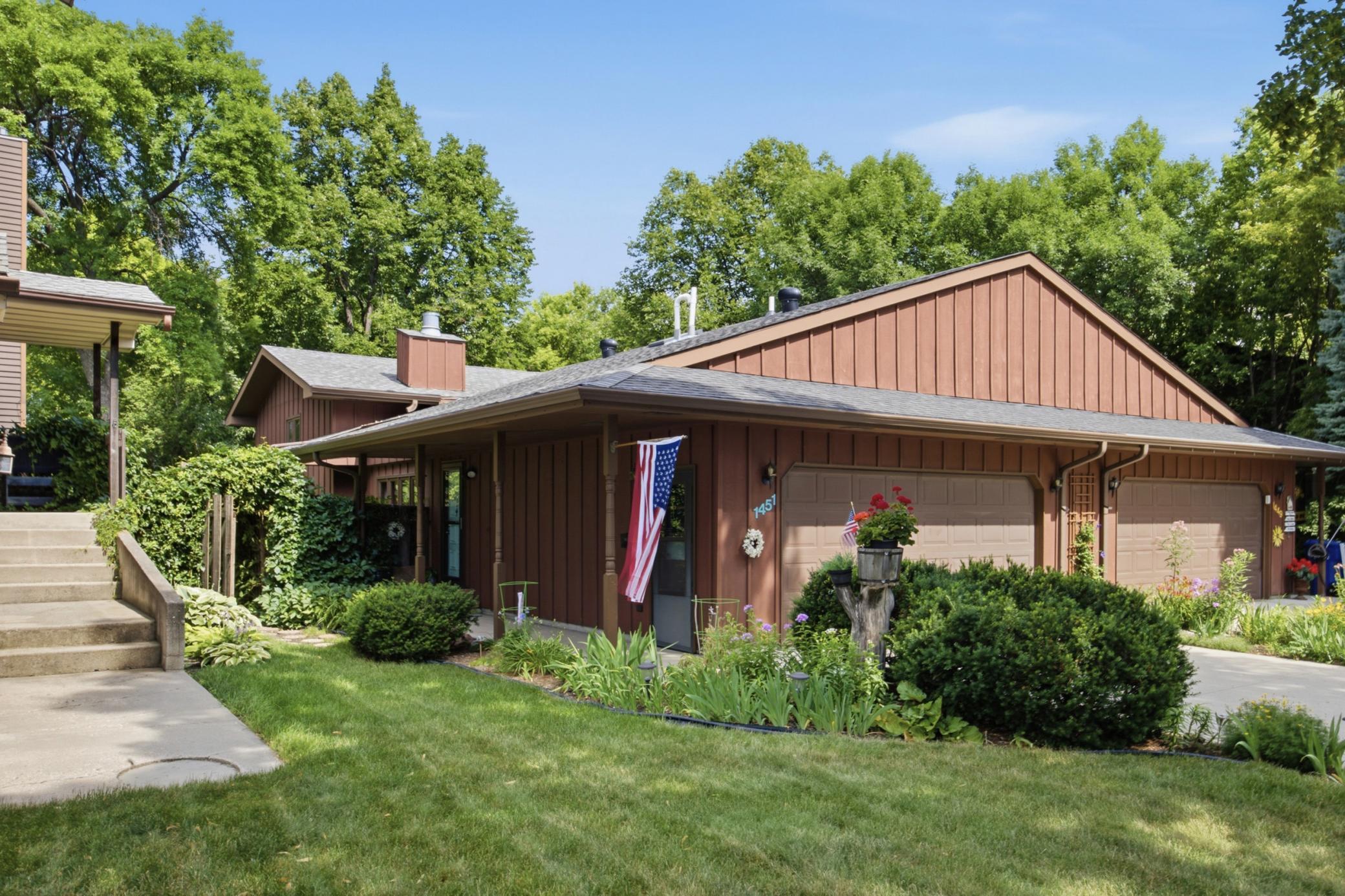 1976 twin home for sale at 1451 23rd Street S in Fargo, ND — 2 bed, 2 bath (photo 2 of 41)