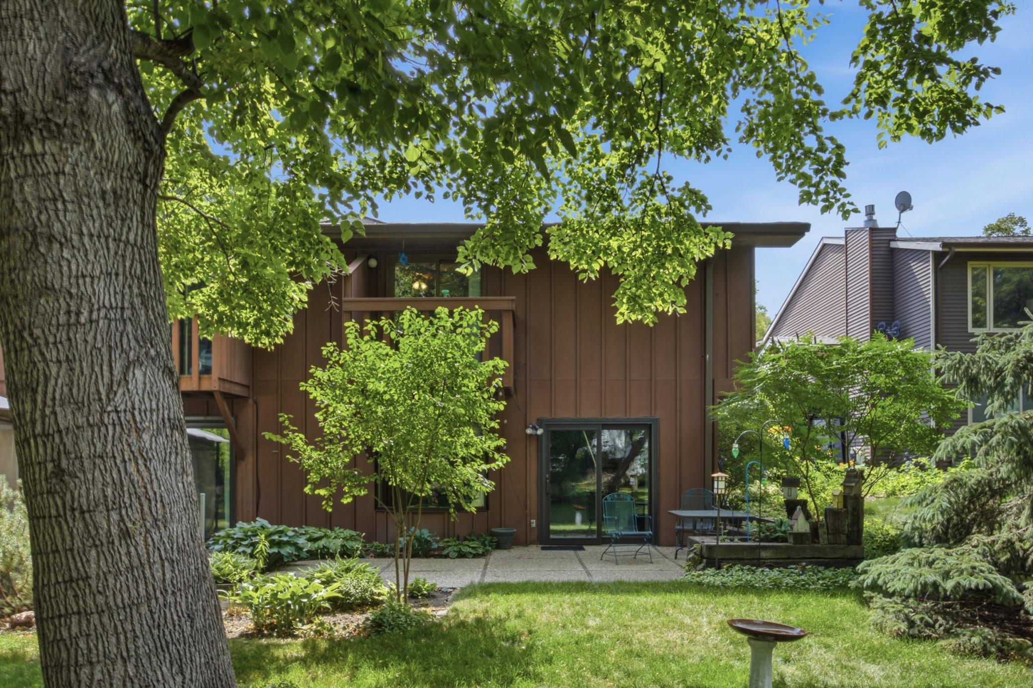 1976 twin home for sale at 1451 23rd Street S in Fargo, ND — 2 bed, 2 bath (photo 25 of 41)