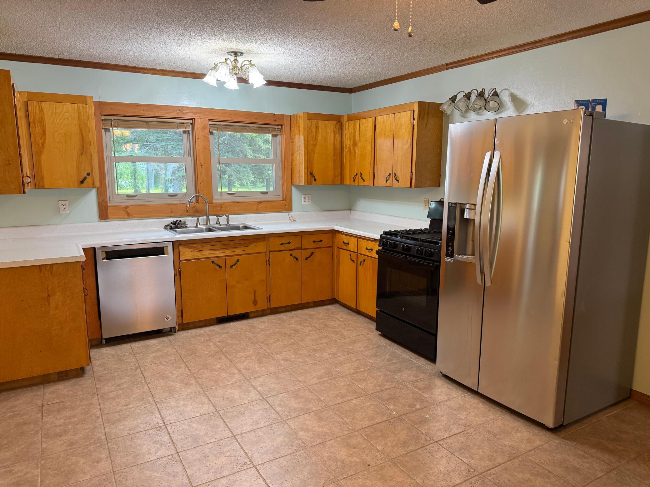 1970 single family home for sale at 2904 State Highway 172 NW in Baudette, MN — 2 bed, 2 bath (photo 11 of 32)
