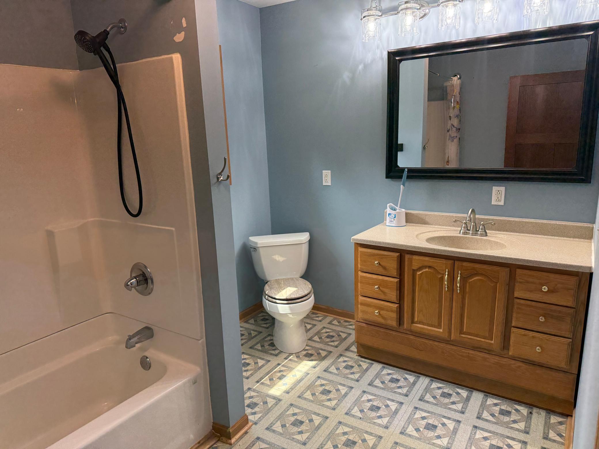 1970 single family home for sale at 2904 State Highway 172 NW in Baudette, MN — 2 bed, 2 bath (photo 17 of 32)