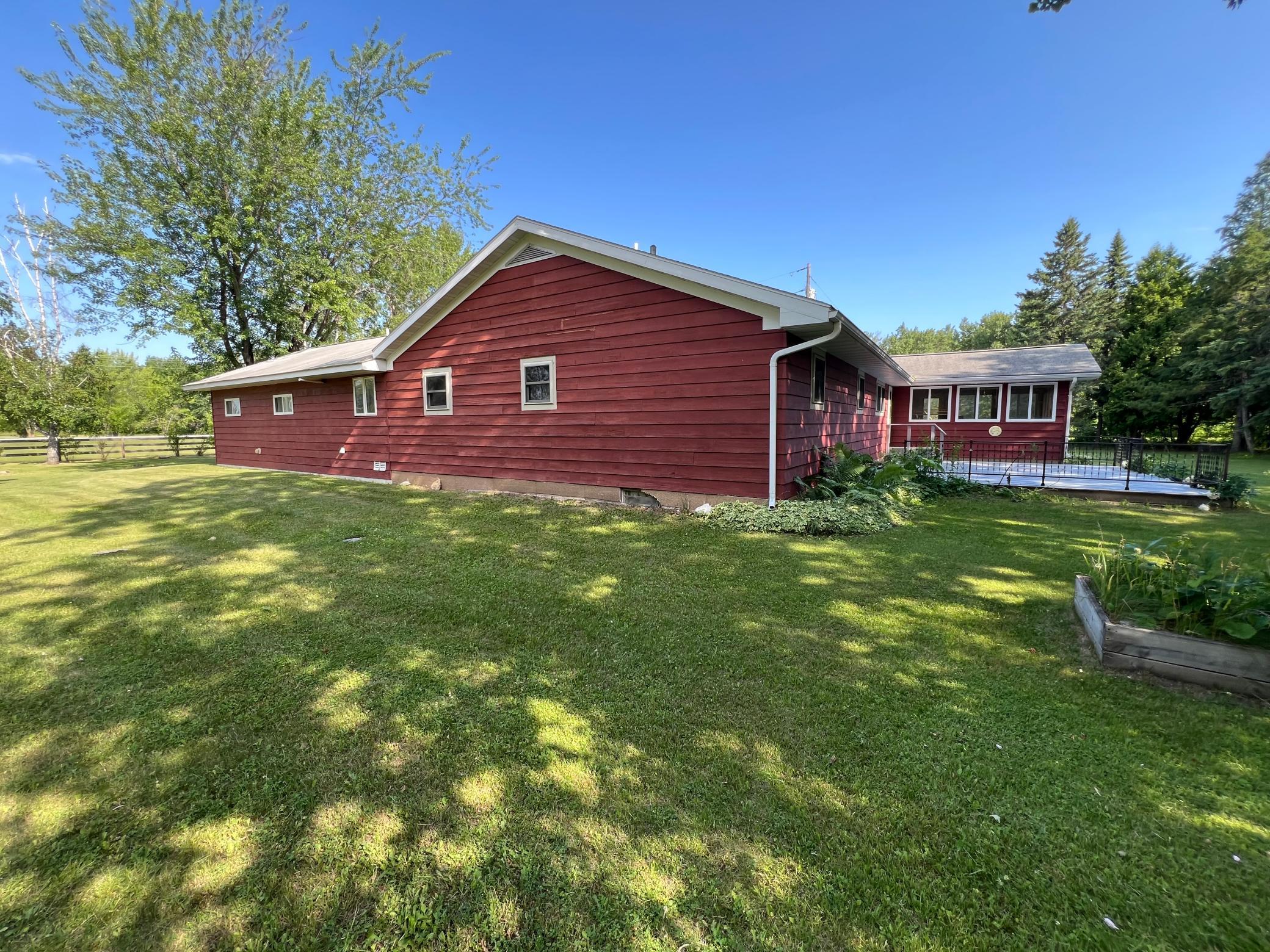 1970 single family home for sale at 2904 State Highway 172 NW in Baudette, MN — 2 bed, 2 bath (photo 3 of 32)