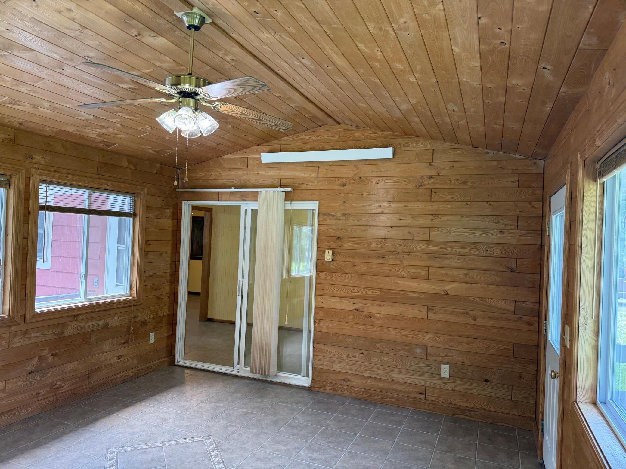 1970 single family home for sale at 2904 State Highway 172 NW in Baudette, MN — 2 bed, 2 bath (photo 21 of 32)