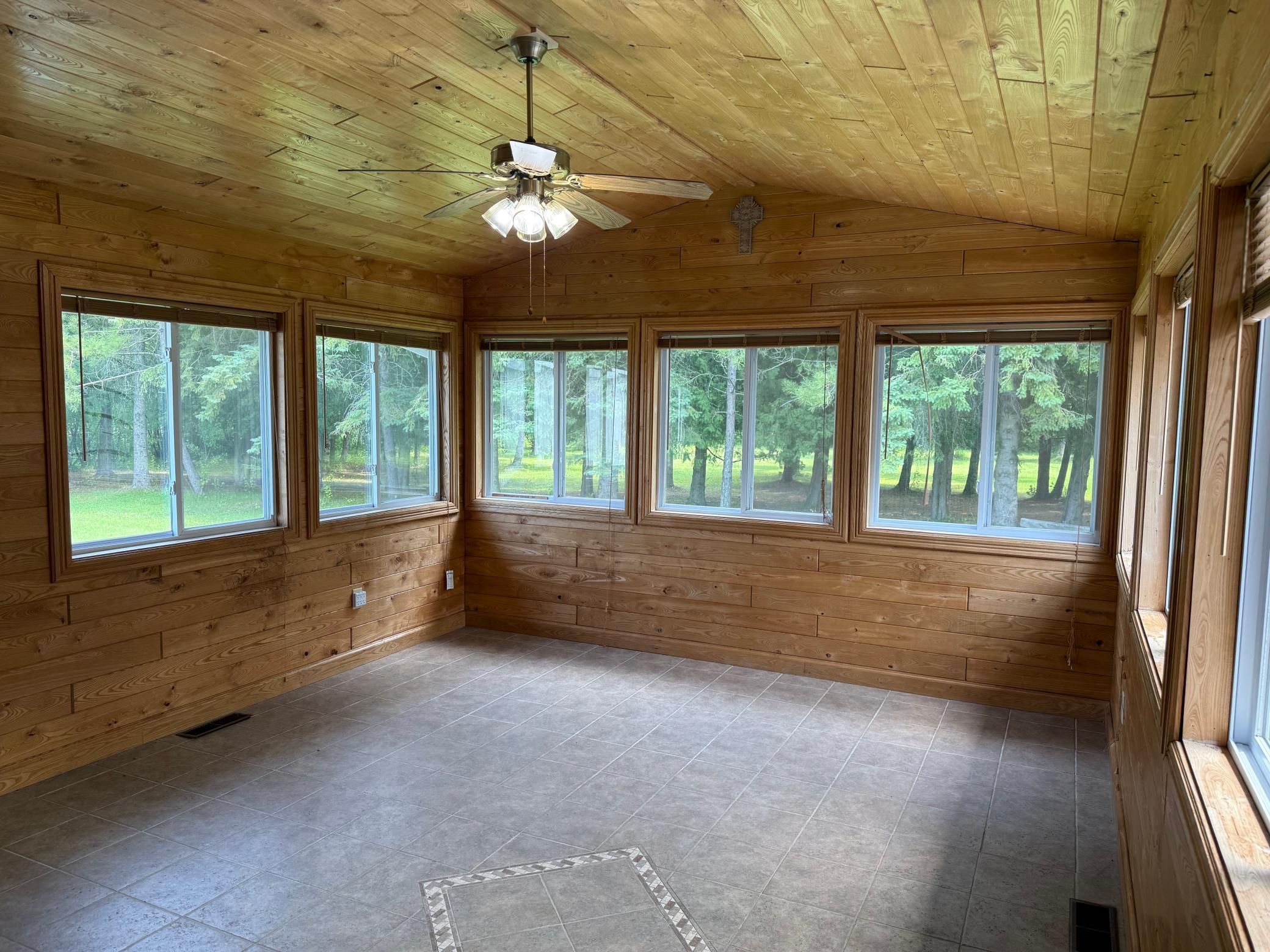 1970 single family home for sale at 2904 State Highway 172 NW in Baudette, MN — 2 bed, 2 bath (photo 22 of 32)