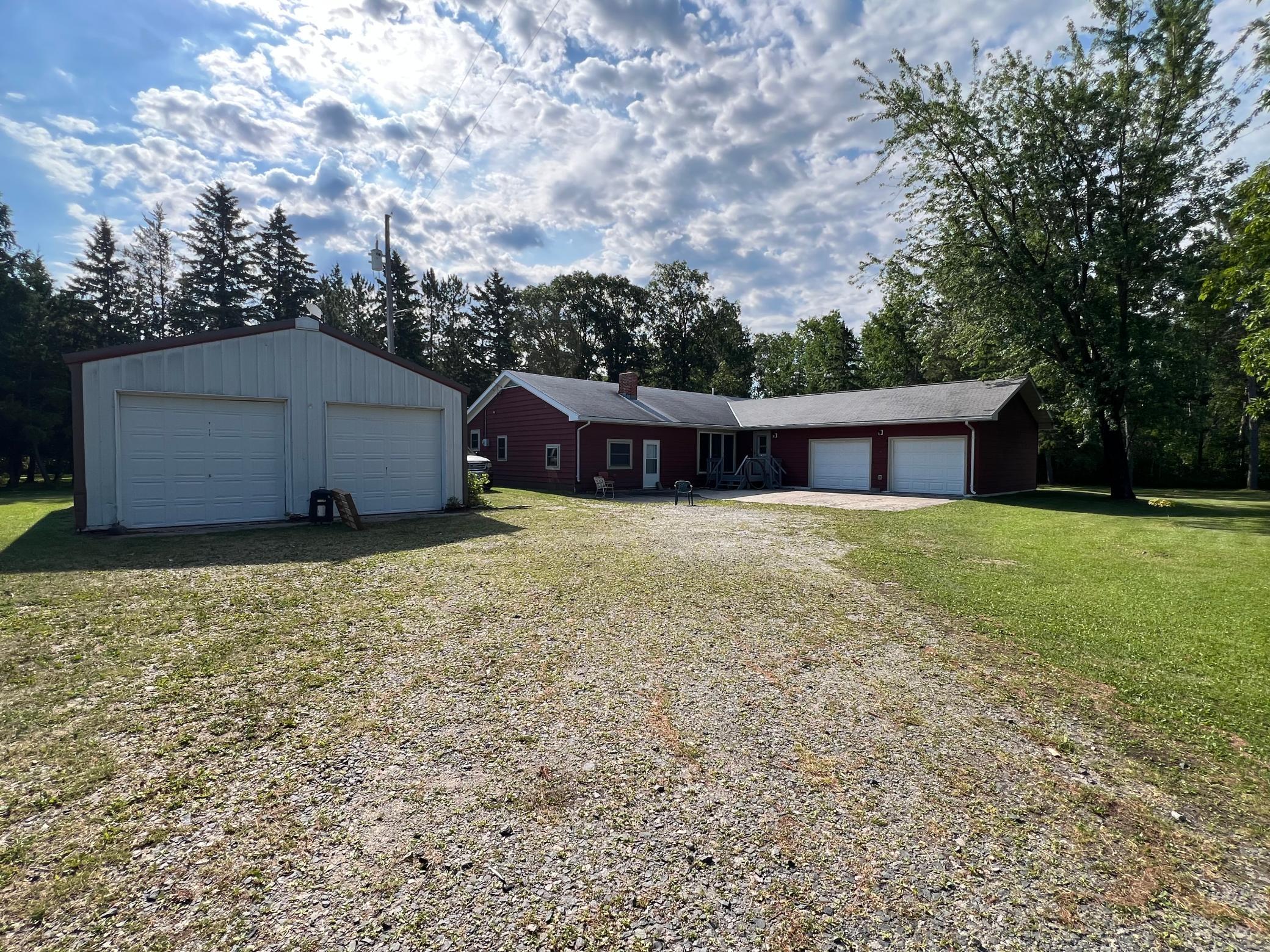 1970 single family home for sale at 2904 State Highway 172 NW in Baudette, MN — 2 bed, 2 bath (photo 5 of 32)