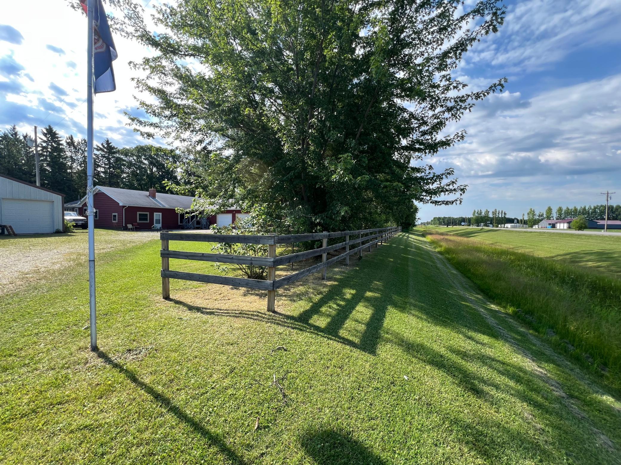 1970 single family home for sale at 2904 State Highway 172 NW in Baudette, MN — 2 bed, 2 bath (photo 7 of 32)