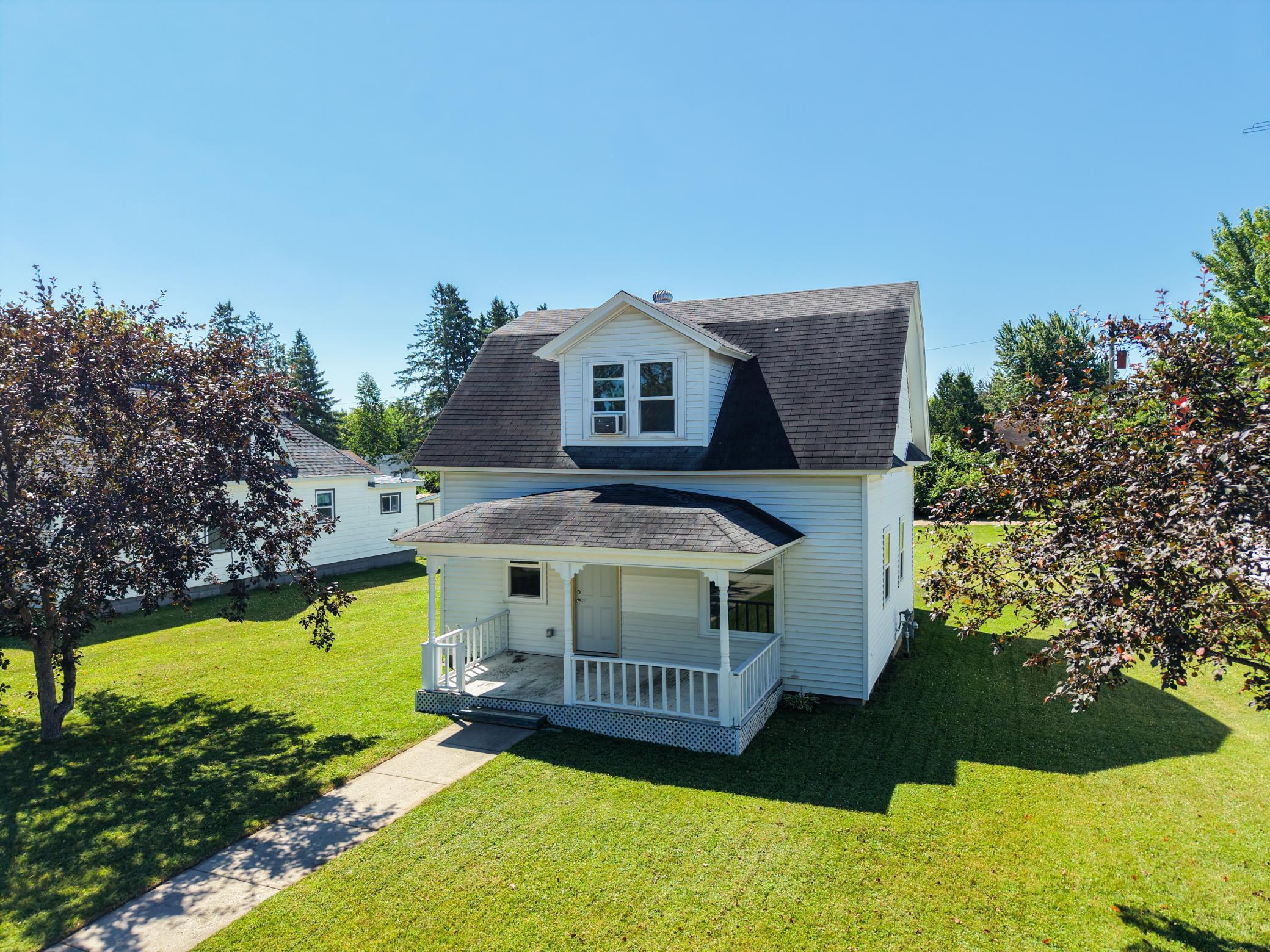 313 Minnesota Avenue E, Sebeka MN 56477 - Photo 2 of 32